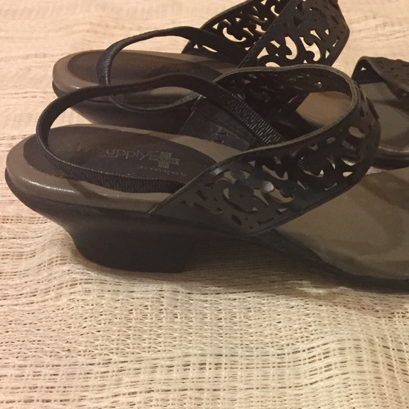 Air Supply Plus Sandals - Picture 3 of 8